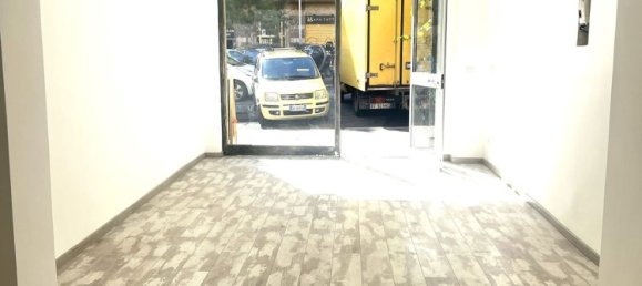 82m² Commercial property in Rome, Italy No. 342740 9