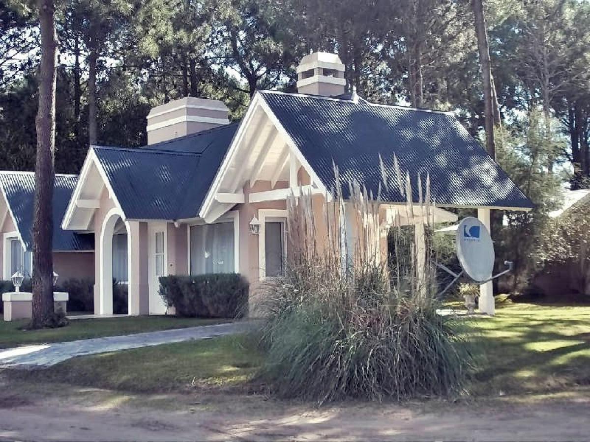 2 bedrooms House in Mar del Plata, Argentina No. 85640