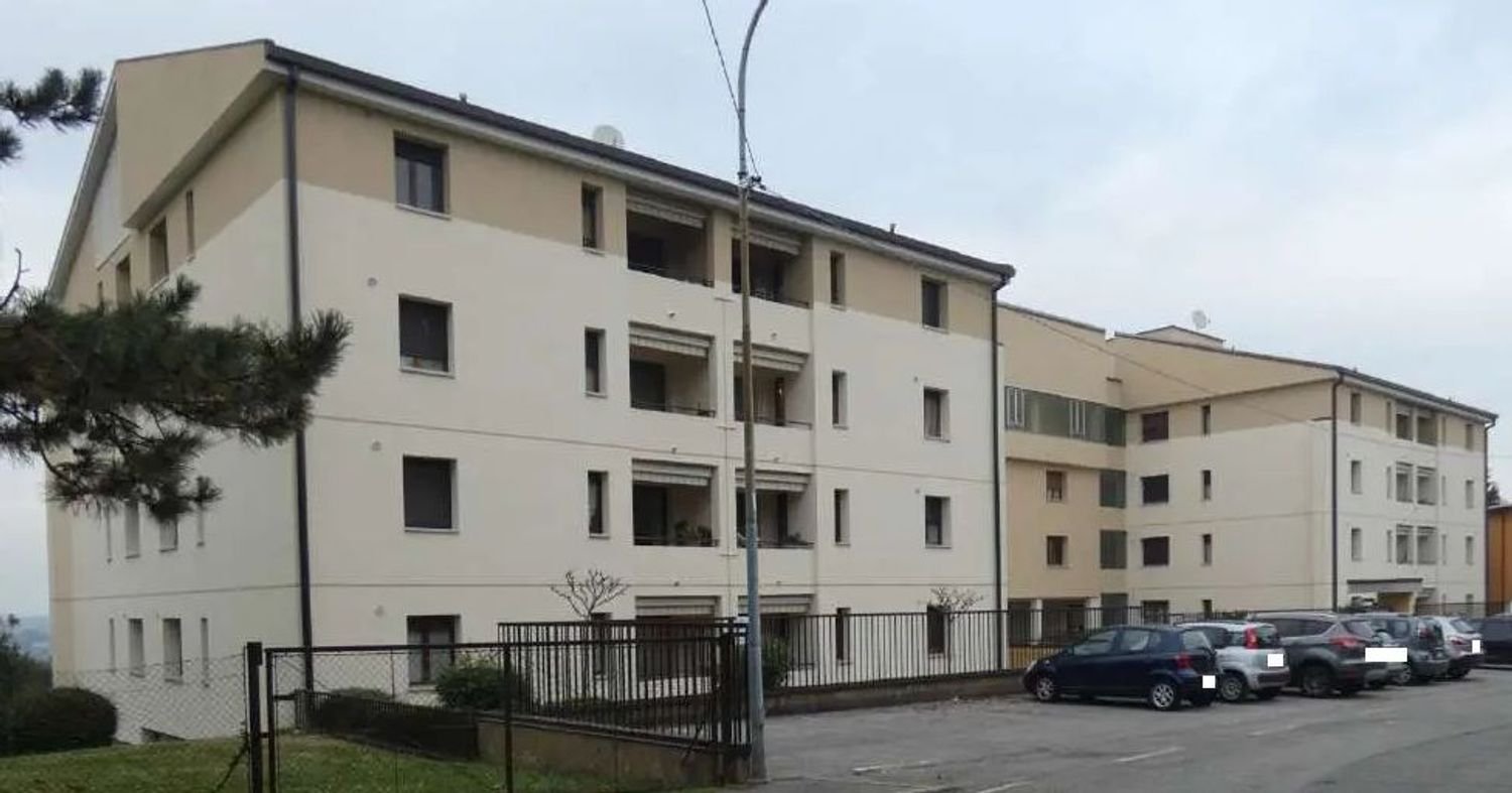 Квартира с 2 комнатами в Безана ин Брианца, Италия № 98471