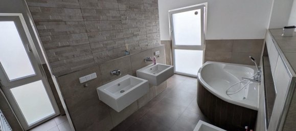 4 bedrooms Villa in Neu-Ulm, Germany No. 236226 17