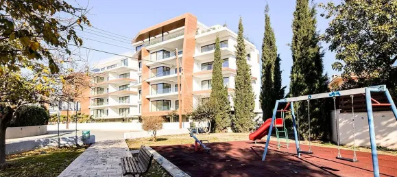 Квартира с 2 спальнями в Лимассол, Кипр № 142 5