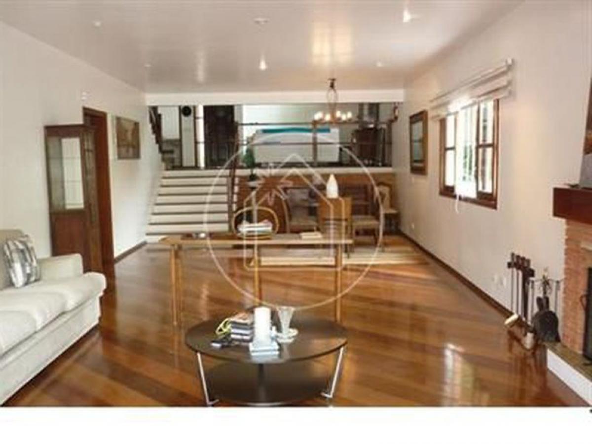 Casa de 6 dormitorios en Sao Paulo, Brazil No. 543747