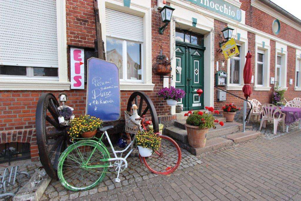 843m² Hotel in Brandenburg, Germany No. 52408