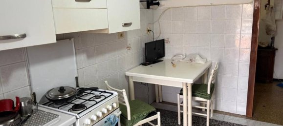 3-Zimmer Wohnung in Genoa, Italy, Nr. 35097 9
