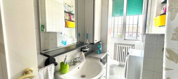 Apartamento de 4 habitaciónes en Bologna, Italy No. 29288 29