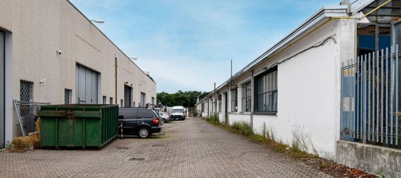 Склад 760м² в Нервьяно, Италия № 34295 3