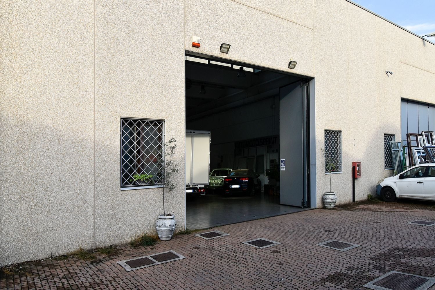 Склад 760м² в Нервьяно, Италия № 34295