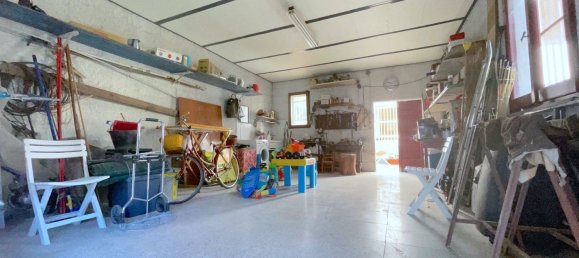 Дом с 10 комнатами в Мартинсикуро, Италия № 118723 40