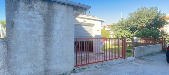 Дом с 10 комнатами в Мартинсикуро, Италия № 118723 36