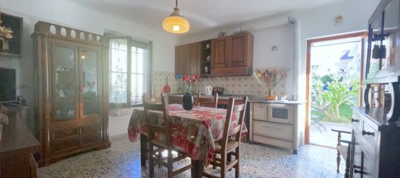 Дом с 10 комнатами в Мартинсикуро, Италия № 118723 14