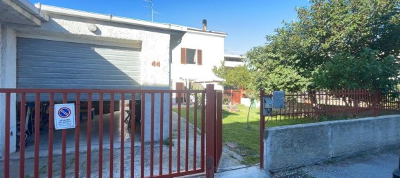 Дом с 10 комнатами в Мартинсикуро, Италия № 118723 5