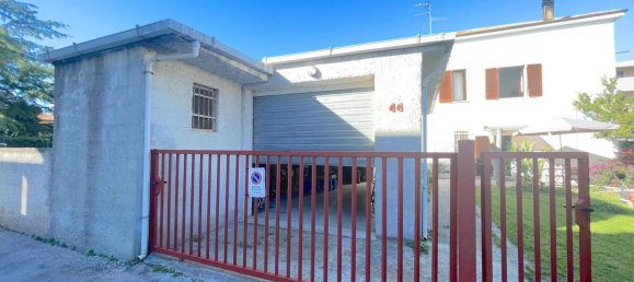 Дом с 10 комнатами в Мартинсикуро, Италия № 118723 37