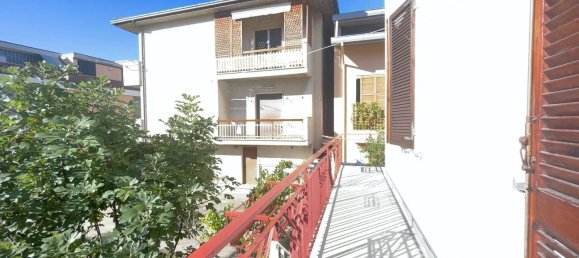 Дом с 10 комнатами в Мартинсикуро, Италия № 118723 16