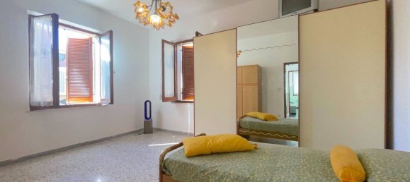 Дом с 10 комнатами в Мартинсикуро, Италия № 118723 46