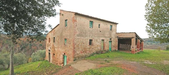 6 bedrooms House in Peccioli, Italy No. 365 2