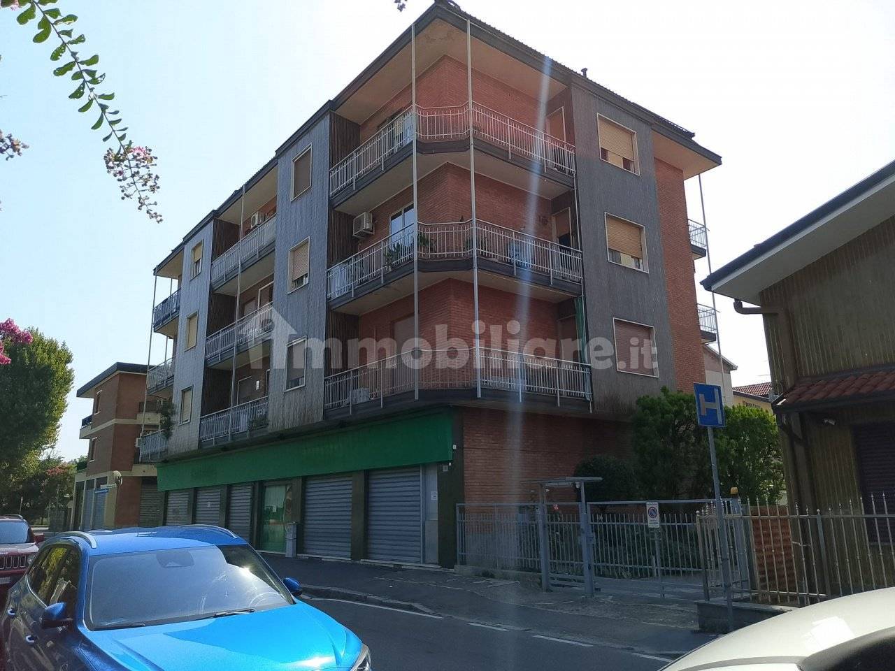 2 bedrooms Apartment in Cinisello Balsamo, Italy No. 337061