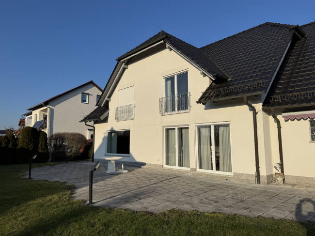 Дом с 4 спальнями в Рён-Грабфельд, Германия № 207306