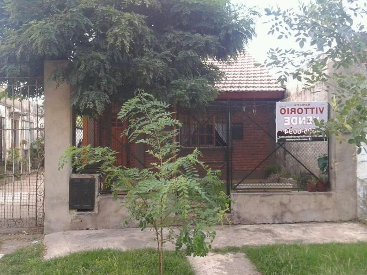 Дом с 3 спальнями в Морон, Аргентина № 89223