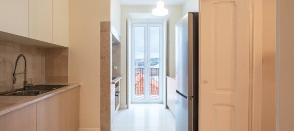 4 bedrooms Apartment in Lisbon, Portugal No. 101196 6