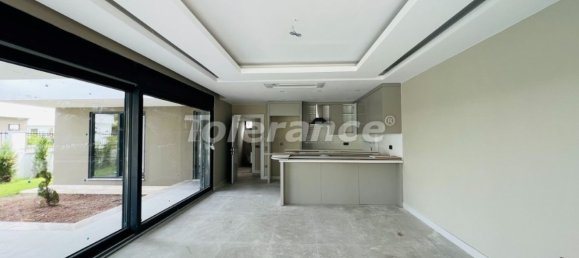 Villa de 4+1 en Kemer, Turkey No. 14332 8