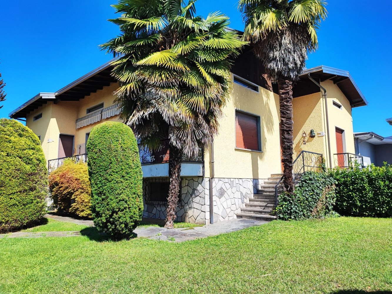 4 bedrooms Villa in Briga Novarese, Italy No. 395151
