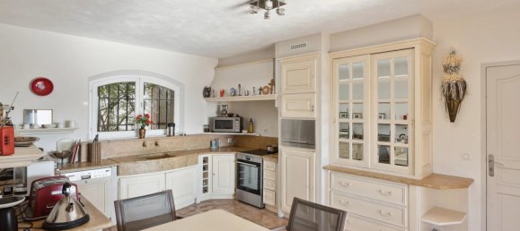 4 bedrooms Villa in Cabris, France No. 1972 3