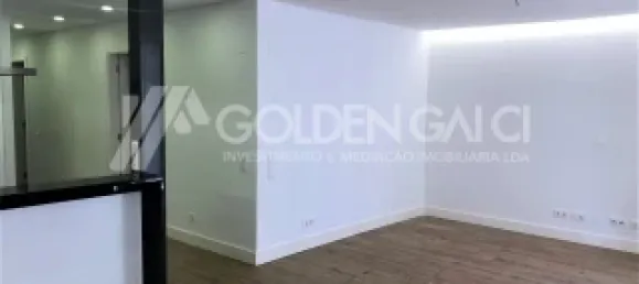 3 bedrooms Apartment in Lisbon, Portugal No. 141620 2