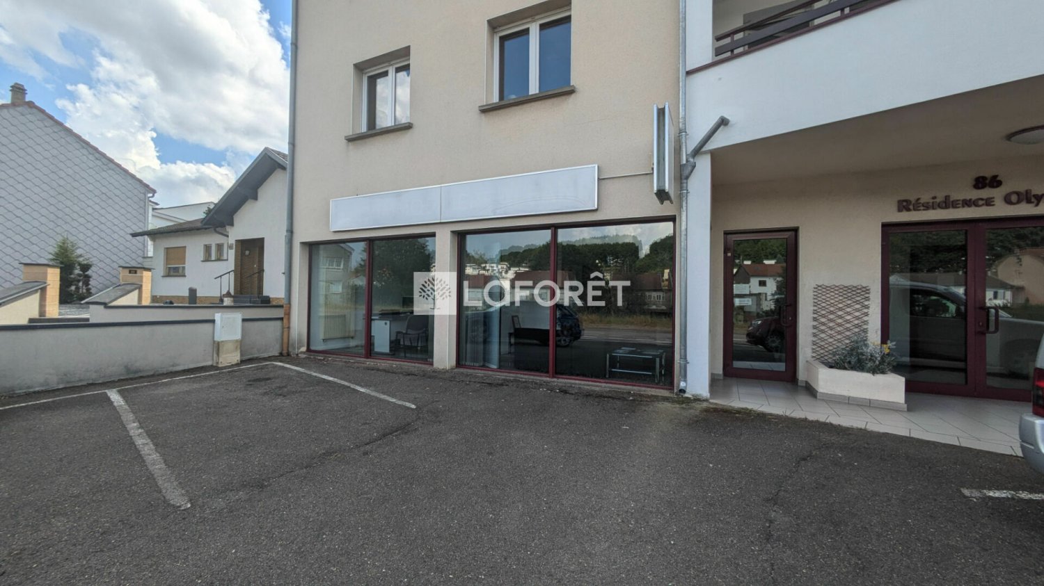  عقار تجاري في Creutzwald, France 95متر مربع رقم 253308