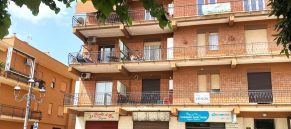 4 bedrooms Apartment in Lariano, Italy No. 338017 10