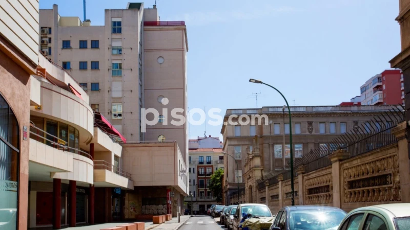 44m² Garage in Valladolid, Spain No. 69292