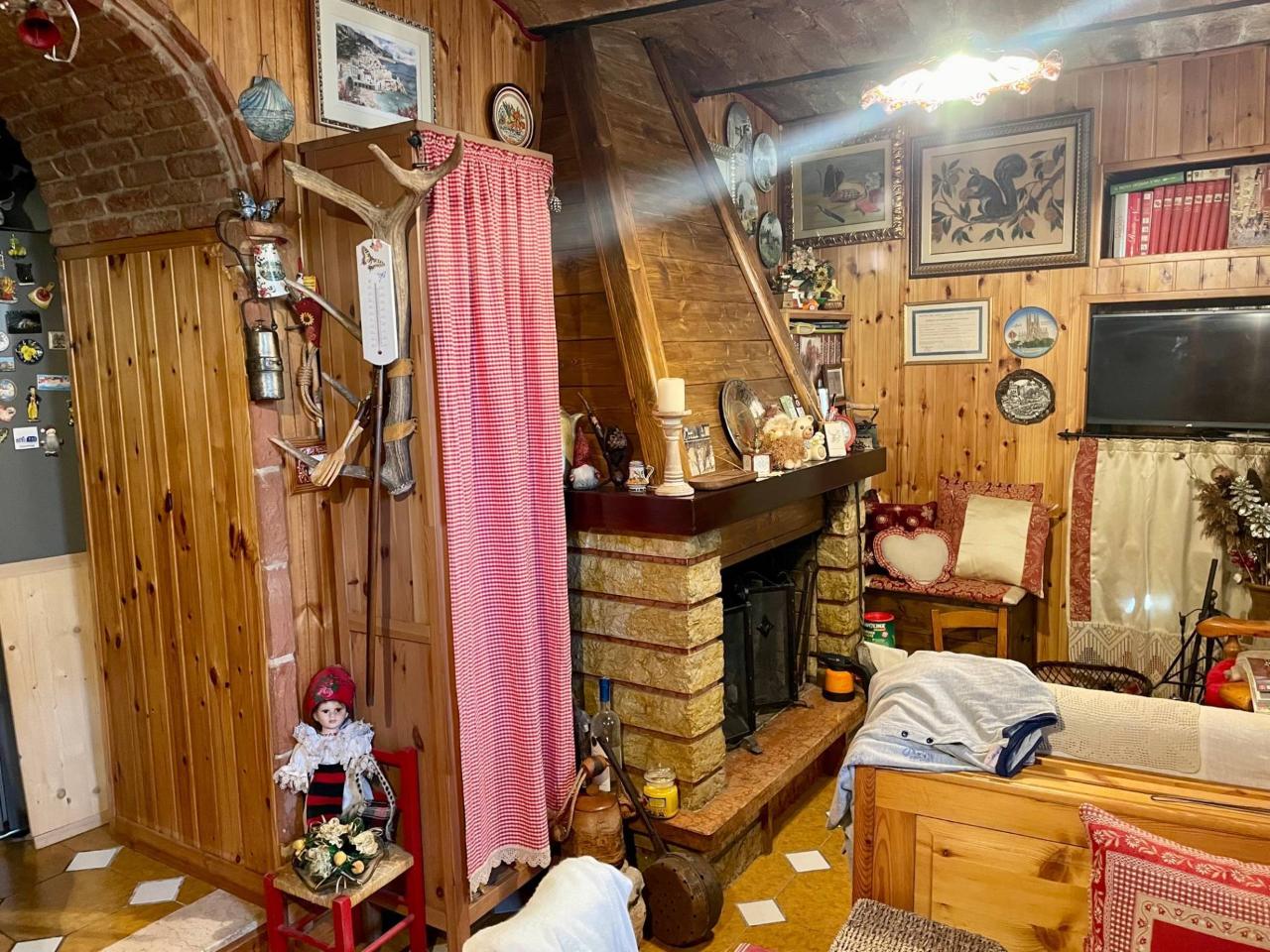 6-Zimmer Haus in Fagnano Alto, Italy, Nr. 175605