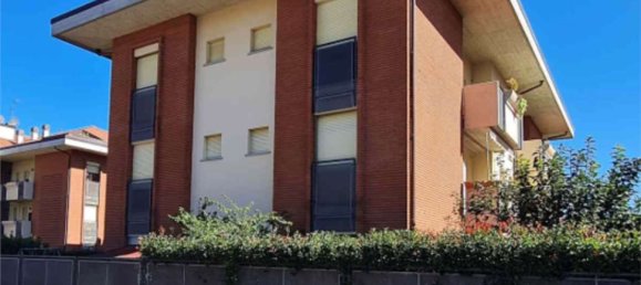 3 rooms Apartment in Bonate Sotto, Italy No. 186477 25