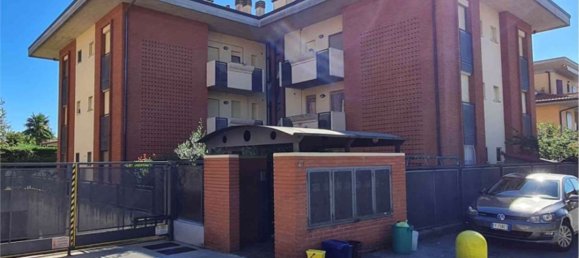 3 rooms Apartment in Bonate Sotto, Italy No. 186477 23