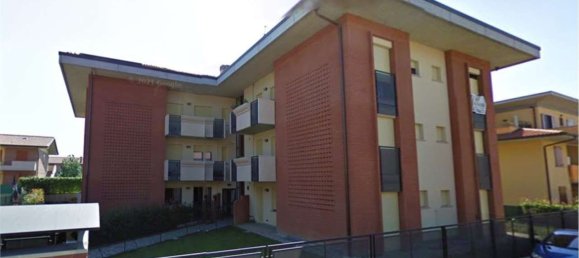 3 rooms Apartment in Bonate Sotto, Italy No. 186477 24