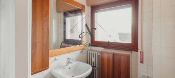 3 bedrooms Penthouse in Varese, Italy No. 4216 26