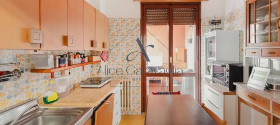 3 bedrooms Penthouse in Varese, Italy No. 4216 7