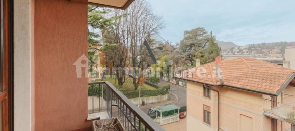 3 bedrooms Penthouse in Varese, Italy No. 4216 25