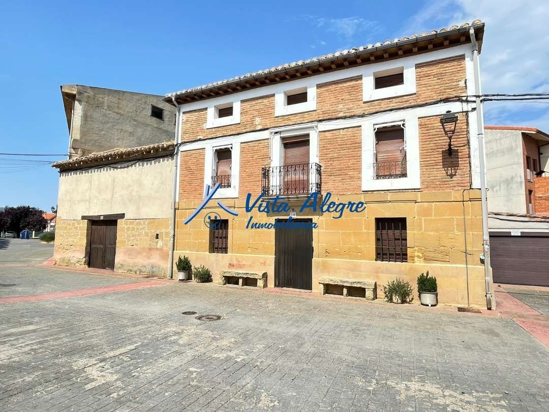 4 غرف نوم منزل في La Rioja, Spain رقم 189363