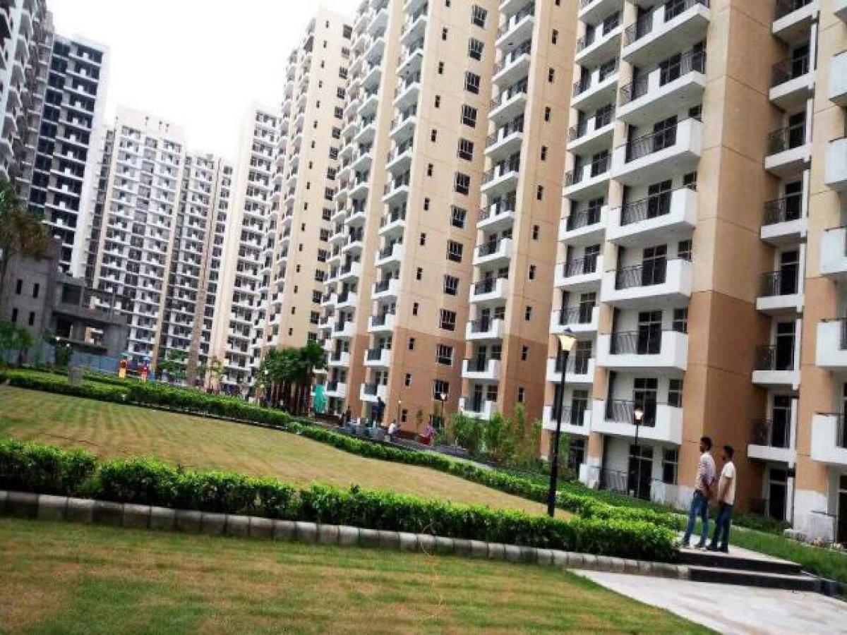 3 bedrooms House in Noida, India No. 66971