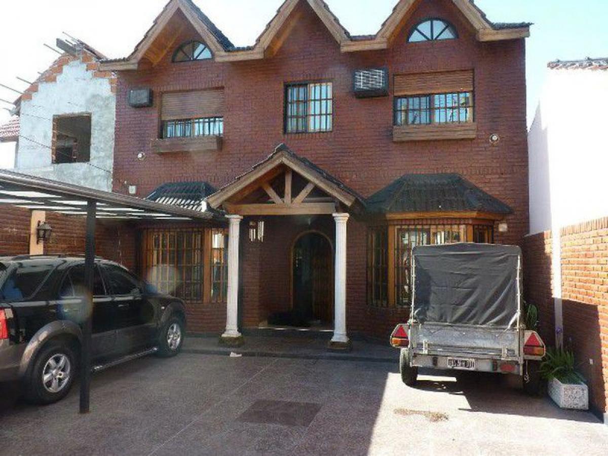 3 bedrooms House in Ituzaingo, Argentina No. 6560