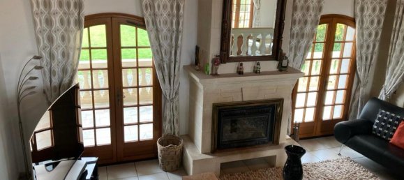 3 bedrooms House in Pauillac, France No. 292838 8