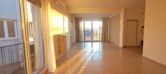 4غرفة شقة في Ancona, Italy رقم 217681 2