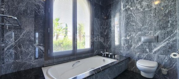 6 bedrooms Villa in Marbella, Spain No. 21045 13