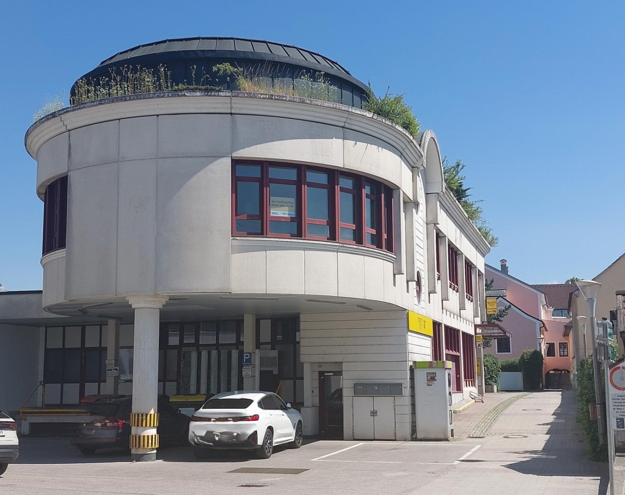 1087m² Office in Schwanenstadt, Austria No. 221781