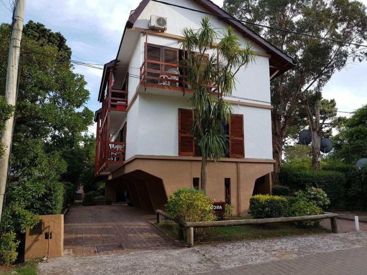 3 bedrooms Apartment in Mar del Plata, Argentina No. 97432