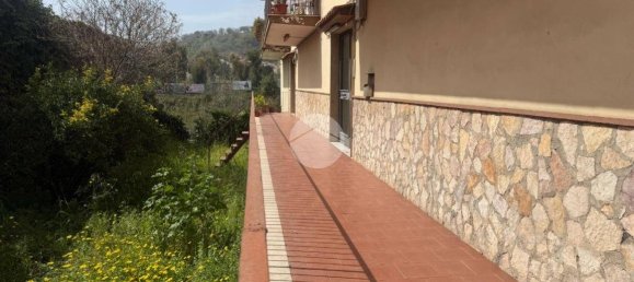 3 bedrooms Apartment in Naples, Italy No. 54730 2