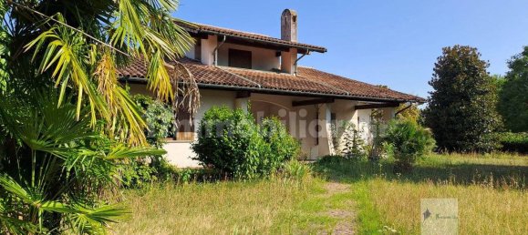 3 bedrooms Villa in Robecchetto con Induno, Italy No. 273280 3
