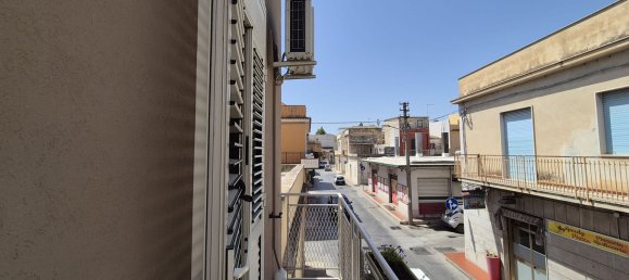 Дом с 3 спальнями в Авола, Италия № 374071 11