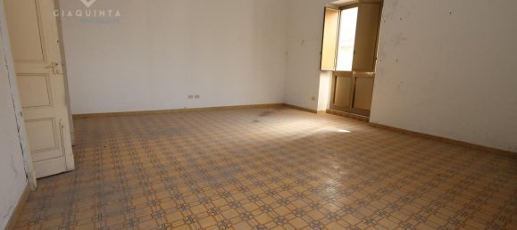 11 rooms House in Palagonia, Italy No. 232412 25