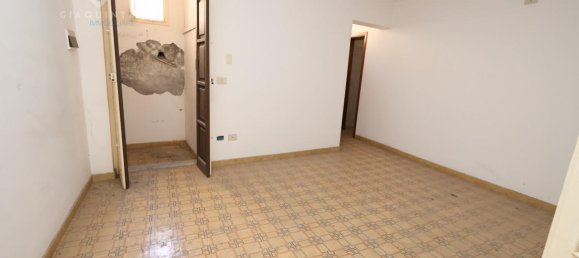 11 rooms House in Palagonia, Italy No. 232412 3
